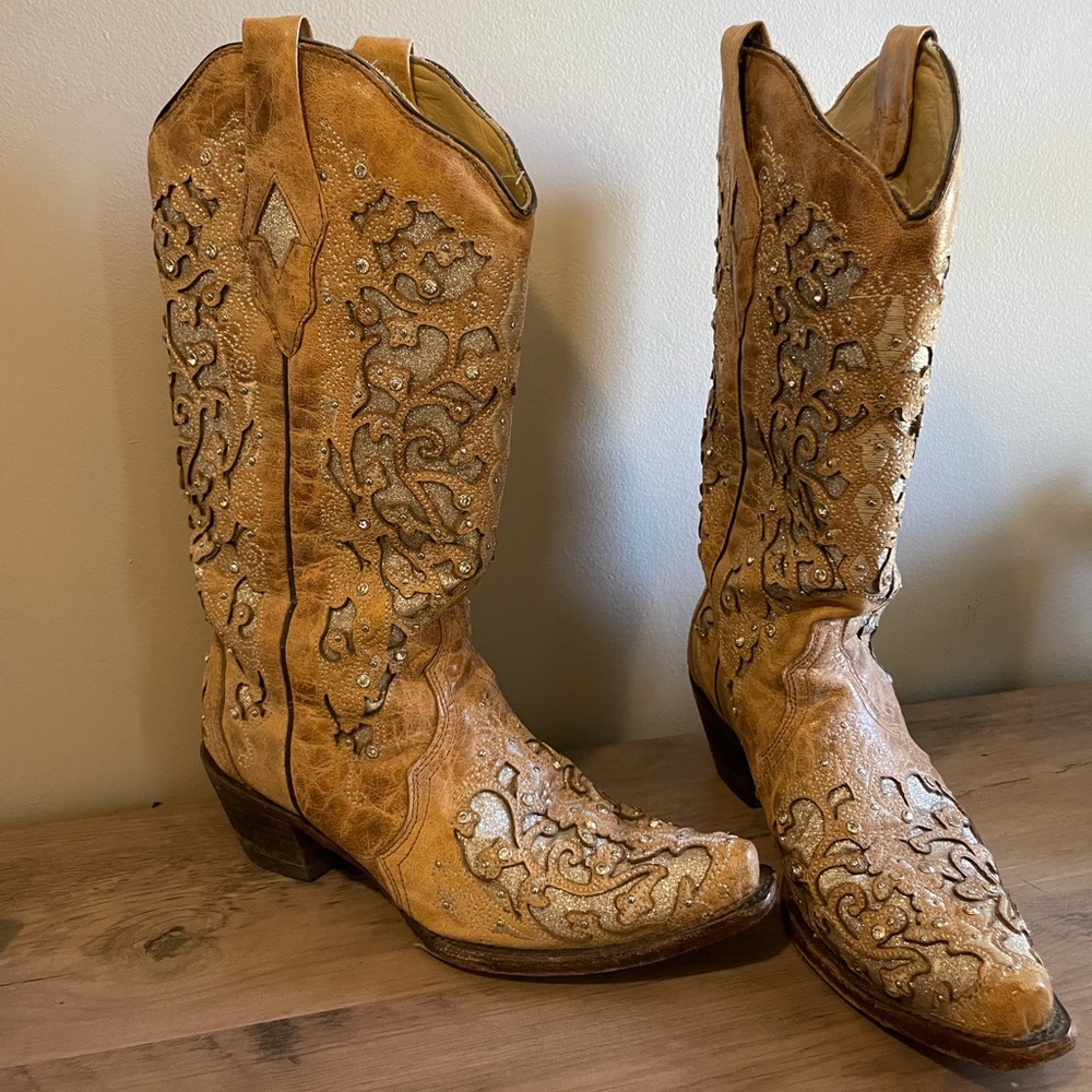 Corral cowboy boots